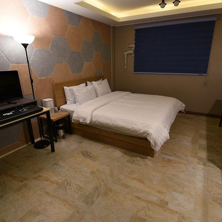 Jecheon Q Motel Exteriör bild