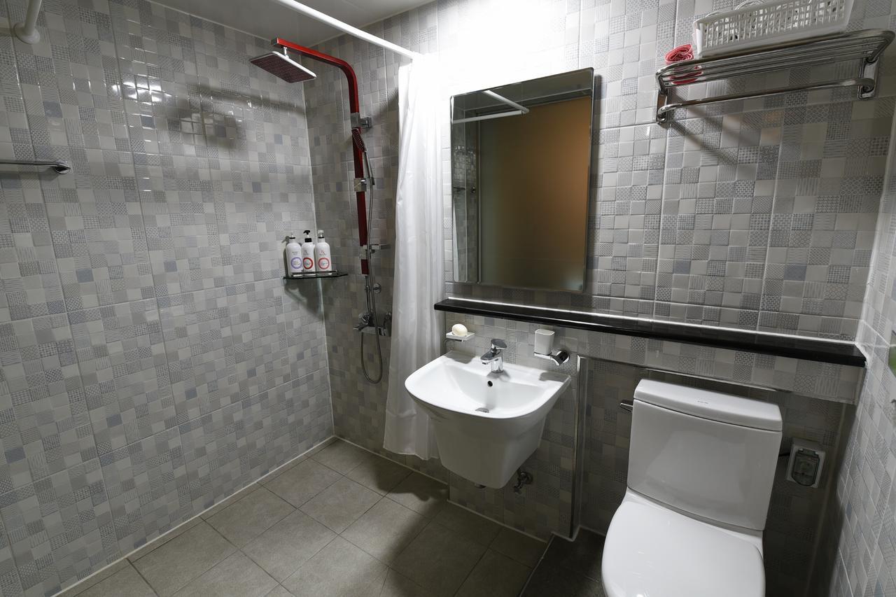Jecheon Q Motel Exteriör bild
