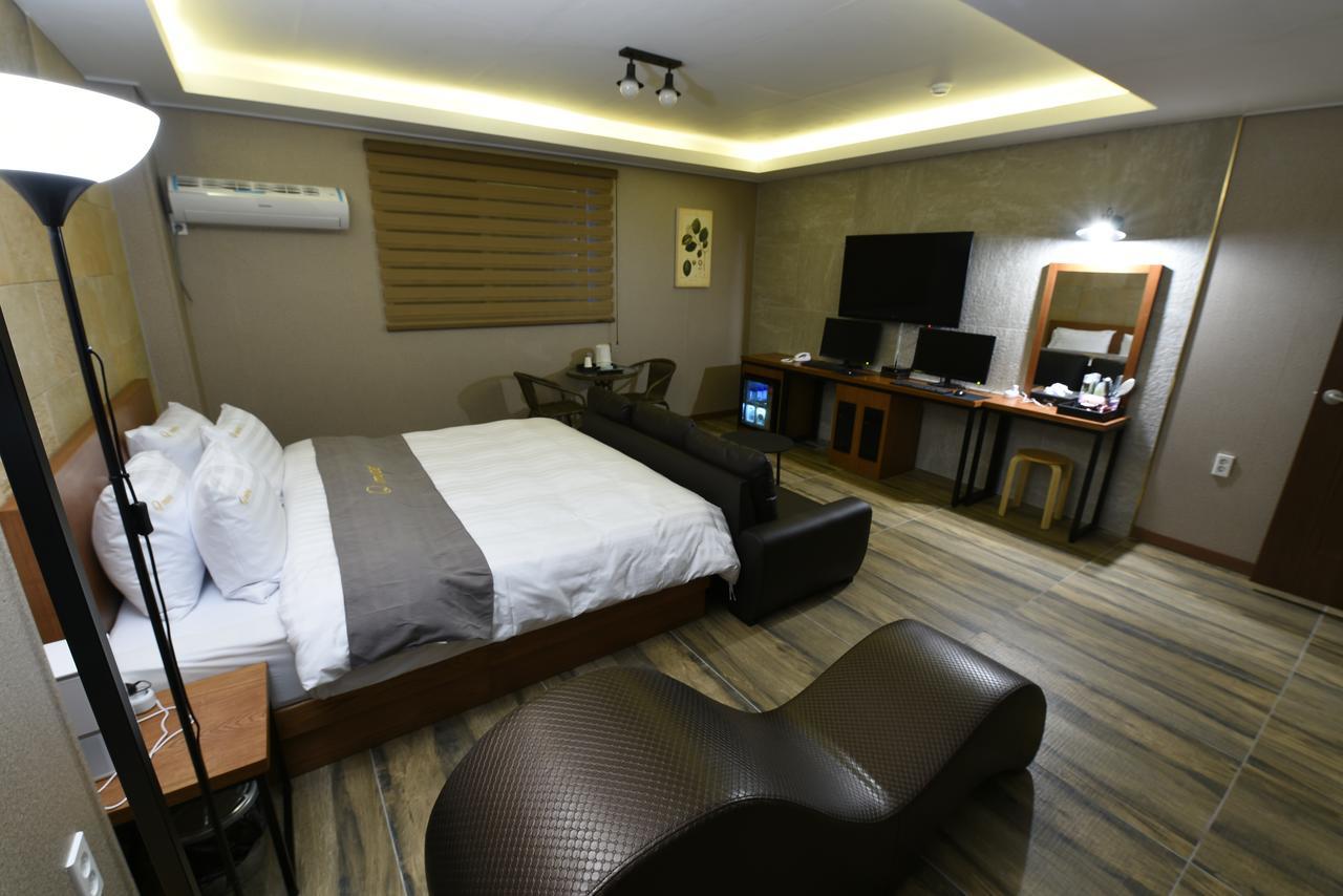 Jecheon Q Motel Exteriör bild