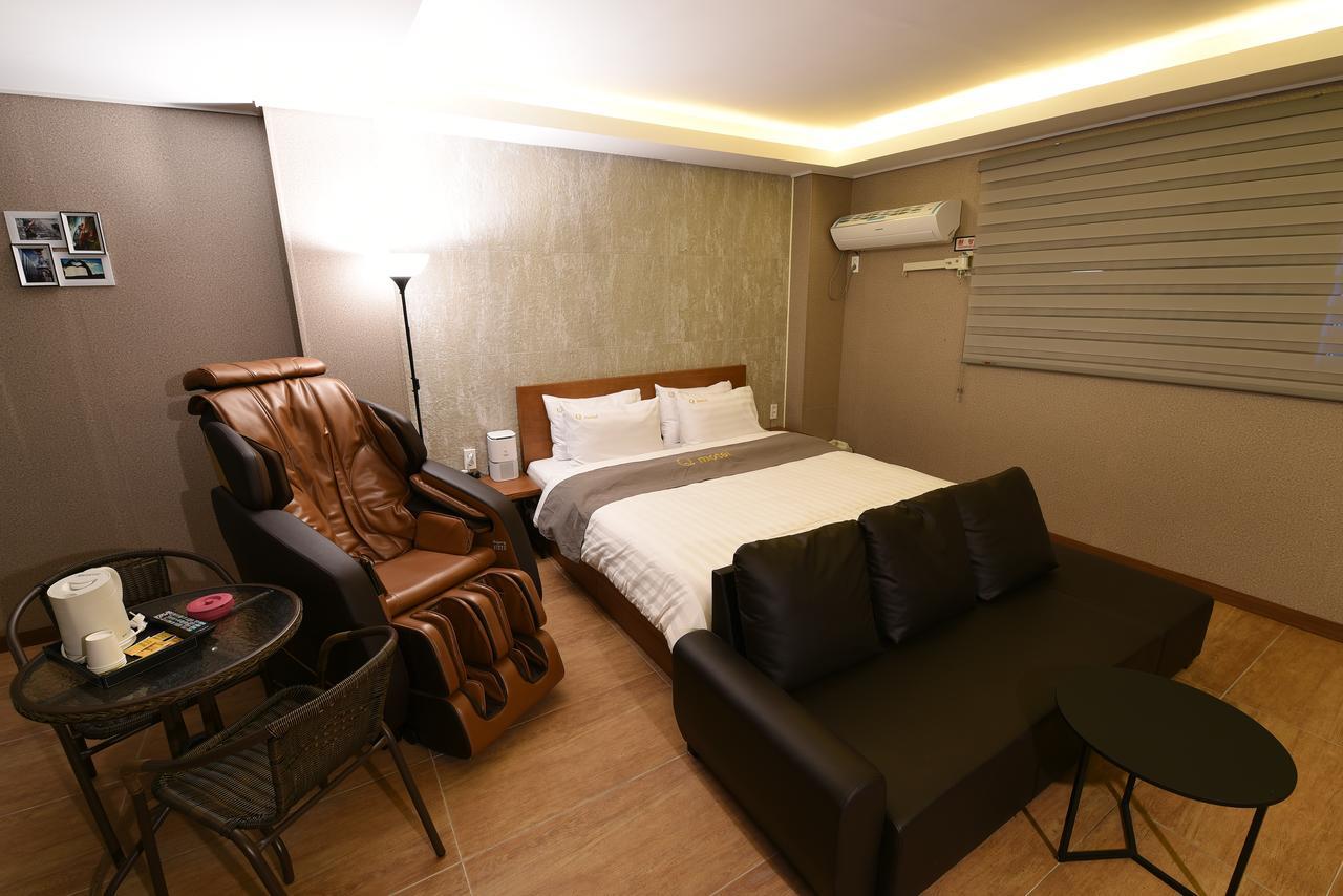 Jecheon Q Motel Exteriör bild